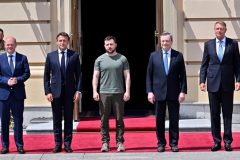 European Commission recommends EU ‘candidate status’ for Ukraine