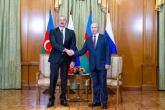 Putin looks to reassert role in talks with Armenia, Azerbaijan