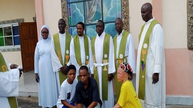 Mamfe: Bishop Abangalo welcomes release of 9 seized at church