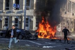 Ukraine suffers heaviest attack as Trump criticises Putin