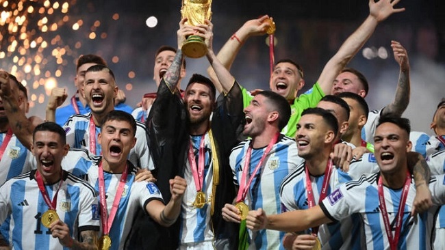 Argentina beat France in dramatic penalty shootout to win World Cup title