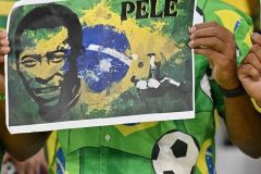 Football: Pele’s health improving, but not ready for release