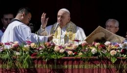 Pope Francis appeals to Russians on Ukraine in Easter Mass