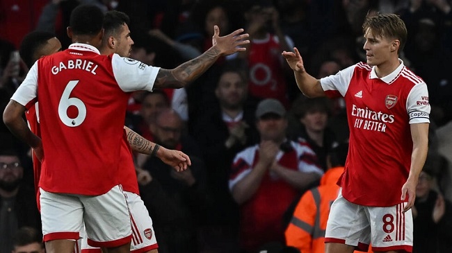 Football: Arsenal back on top of Premier League after beating Chelsea