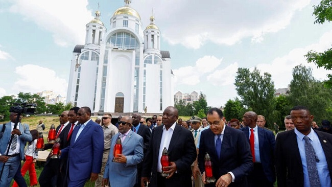 Kyiv attacked as African peace mission visits Ukraine