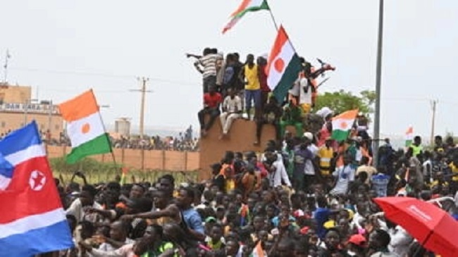Thousands rally in Niger to demand the withdrawal of French troops