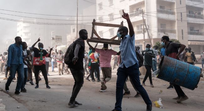 Death toll rises in Senegal as crisis deepens over delayed presidential election