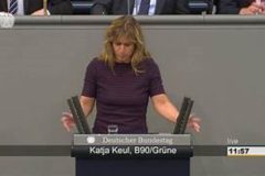 Simen Katja Keul Yaoundé, Berlin agree to set up commission on restituting artifacts