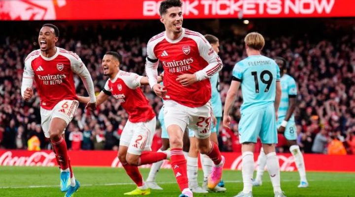 Football: Arsenal on brink of first title in 22 years