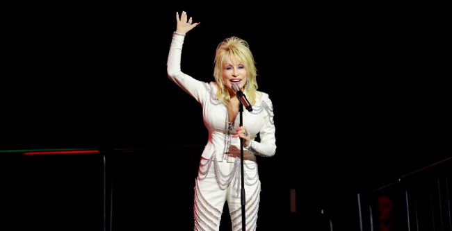 Dolly Parton Music legend Dolly Parton dies at 80
