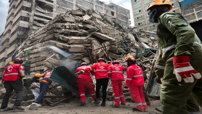 Kenya: rescuers search for seven people in Nairobi building collapse