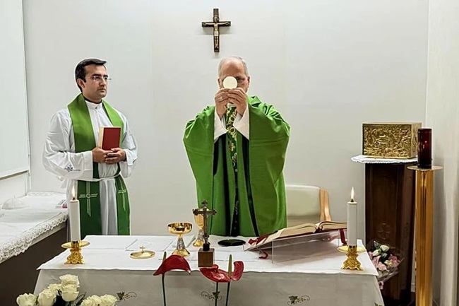 Pope Leo in hospital The Holy Father celebrates mass in hospital